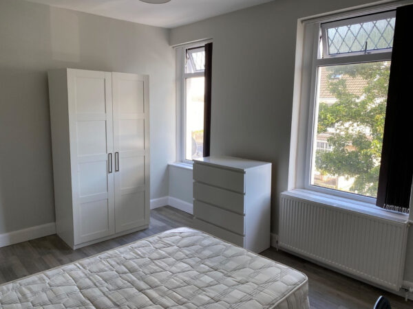 5 BED - 170 St Helens Avenue, Brynmill, Swansea, SA1 4QN