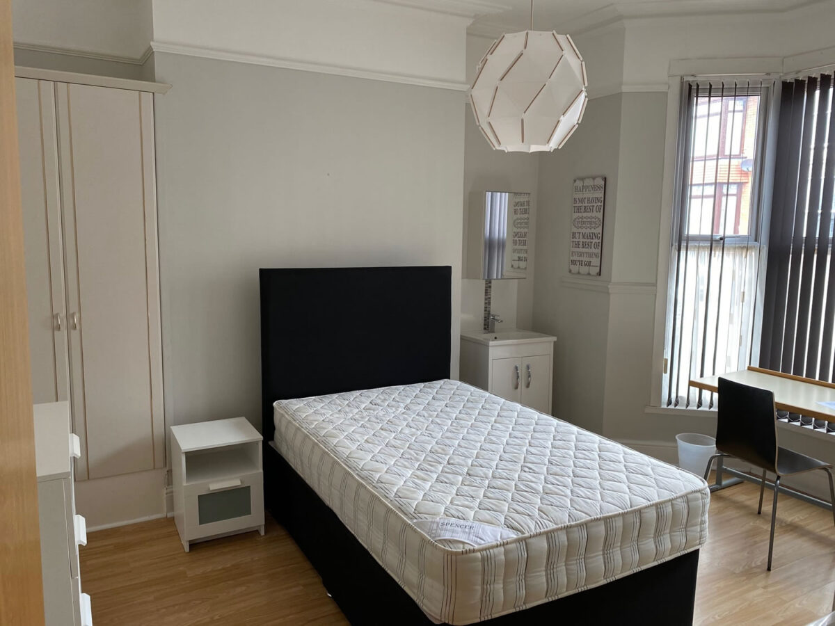 6 BED - 19 Beechwood Road, Uplands, Swansea, SA2 0HL