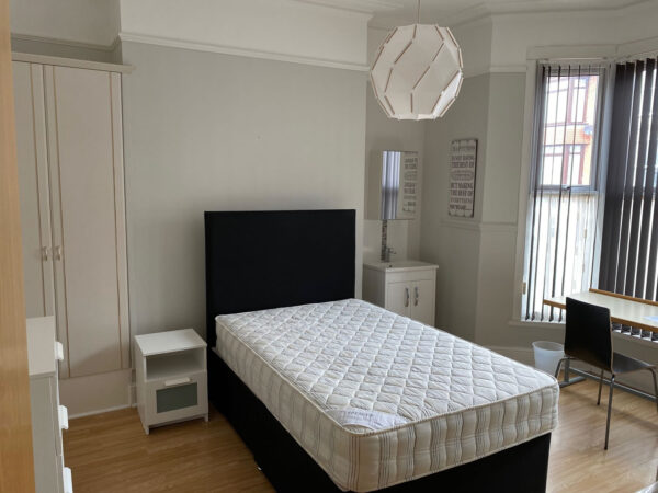 6 BED - 19 Beechwood Road, Uplands, Swansea, SA2 0HL