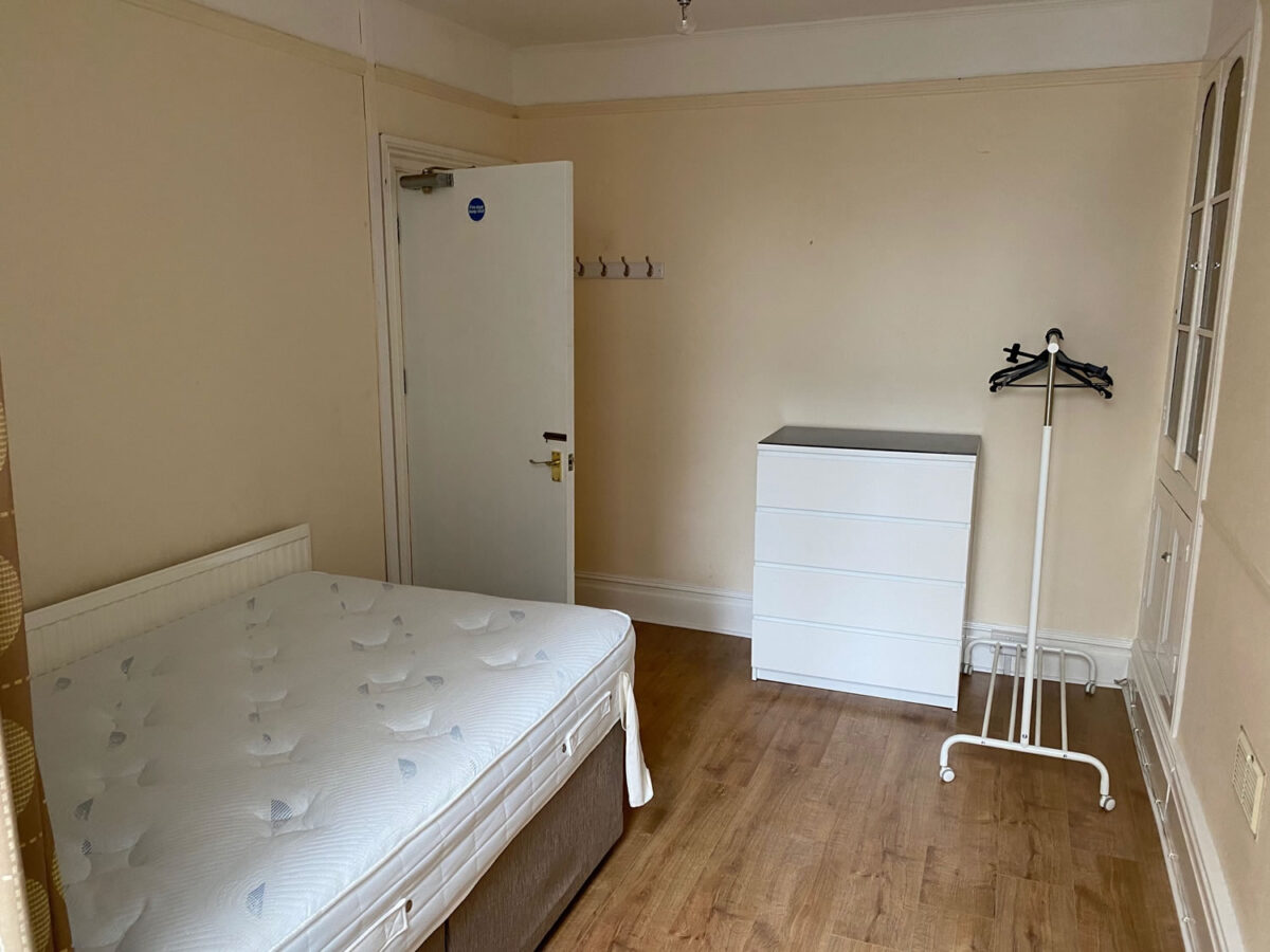 5 BED - 28 Alexandra Terrace, Brynmill, Swansea, SA2 0DU
