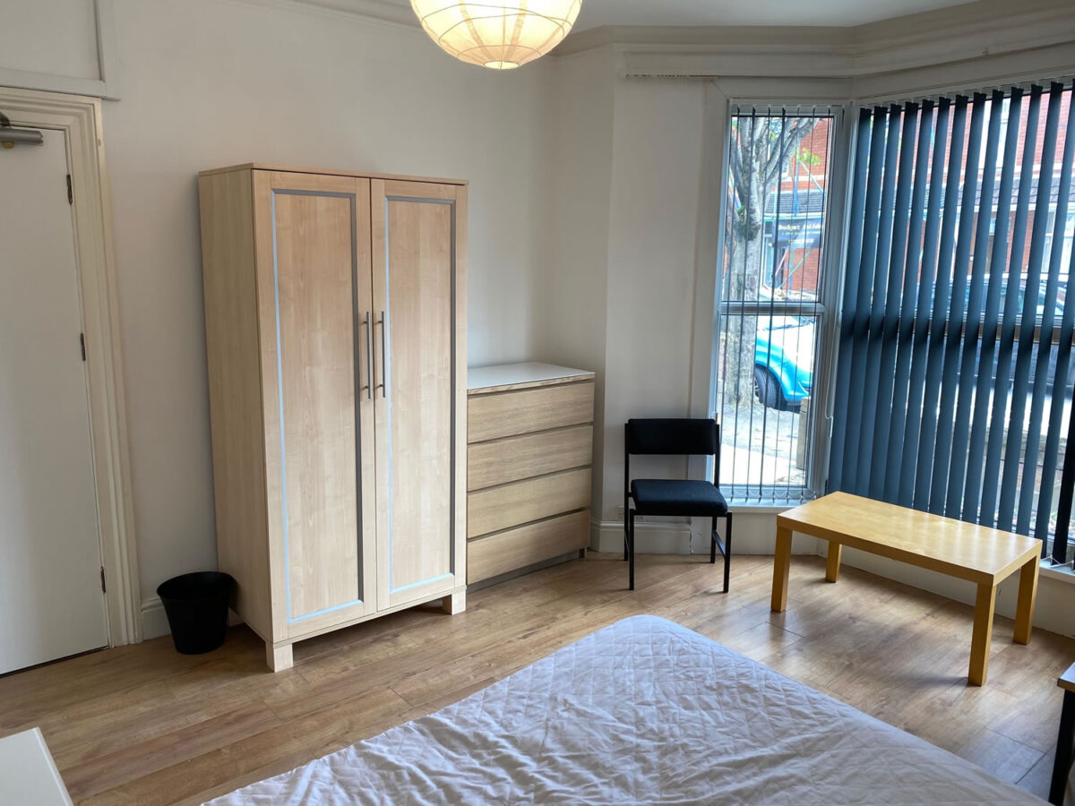 5 BED - 28 Alexandra Terrace, Brynmill, Swansea, SA2 0DU