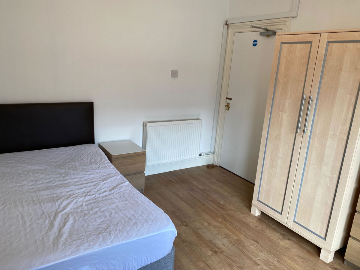 5 BED - 28 Alexandra Terrace, Brynmill, Swansea, SA2 0DU