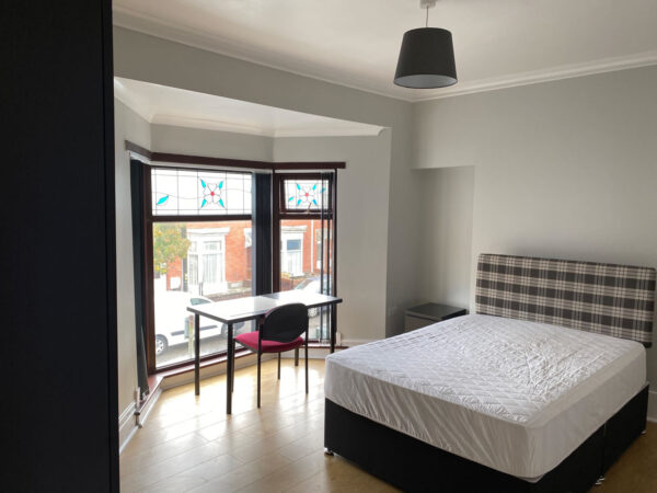 5 BED - 32 Alexandra Terrace, Brynmill, Swansea, SA2 0DU