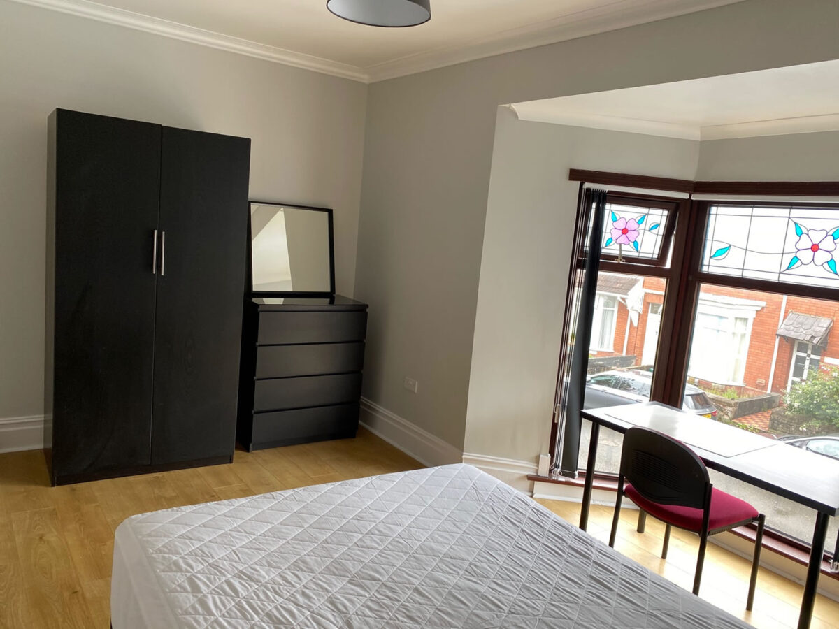 5 BED - 32 Alexandra Terrace, Brynmill, Swansea, SA2 0DU