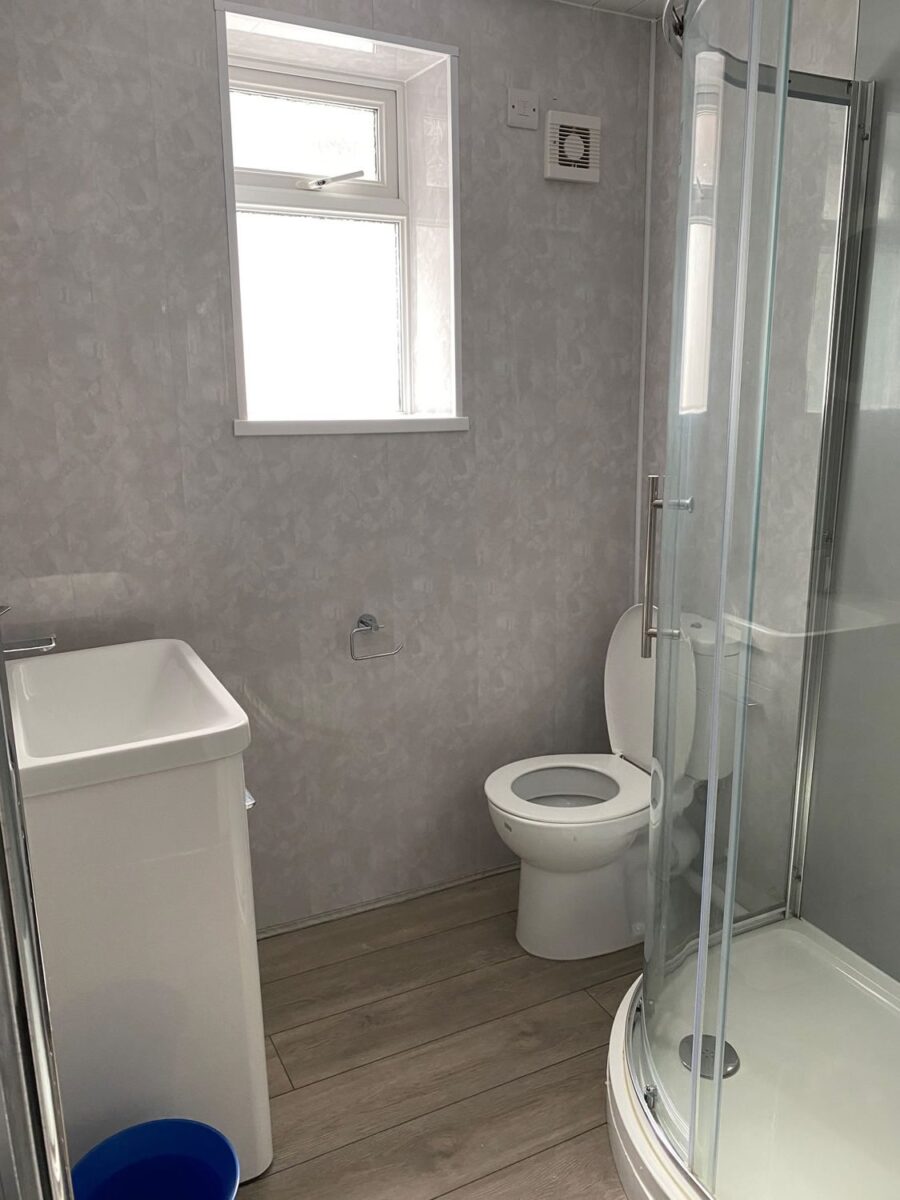 5 BED - 32 Alexandra Terrace, Brynmill, Swansea, SA2 0DU