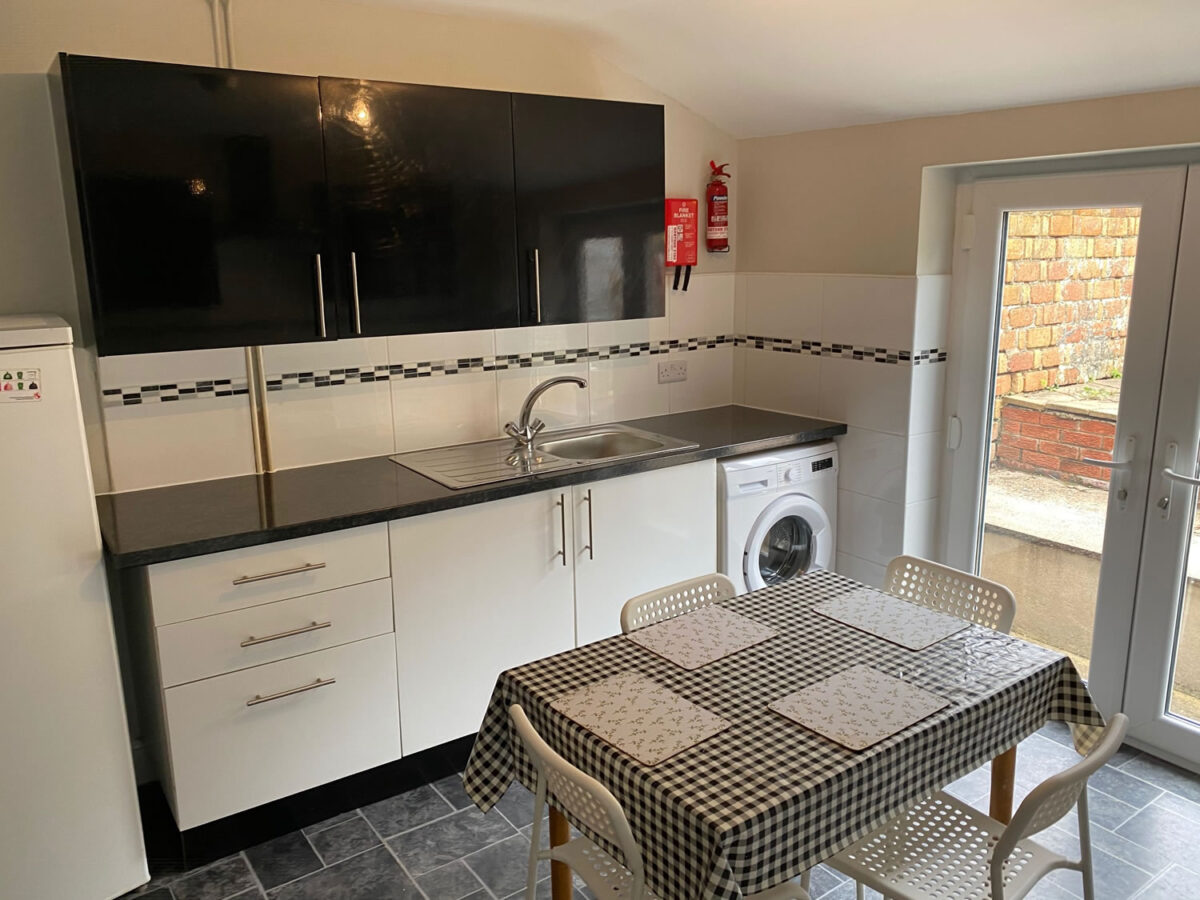 5 BED - 35 Alexandra Terrace, Brynmill, Swansea, SA2 0DU