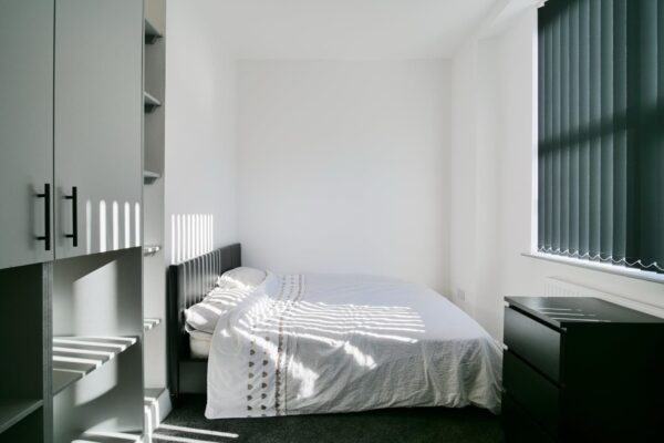 6 BED - 94 St Helens Road, Swansea, SA1 3UW