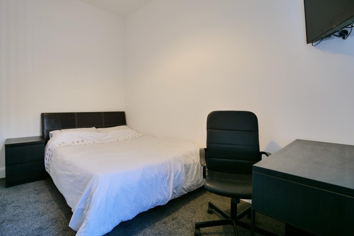 6 BED - 94 St Helens Road, Swansea, SA1 3UW