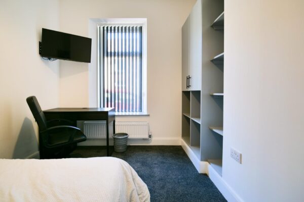 6 BED - 94 St Helens Road, Swansea, SA1 3UW