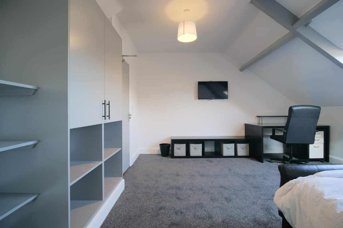 6 BED - 94 St Helens Road, Swansea, SA1 3UW
