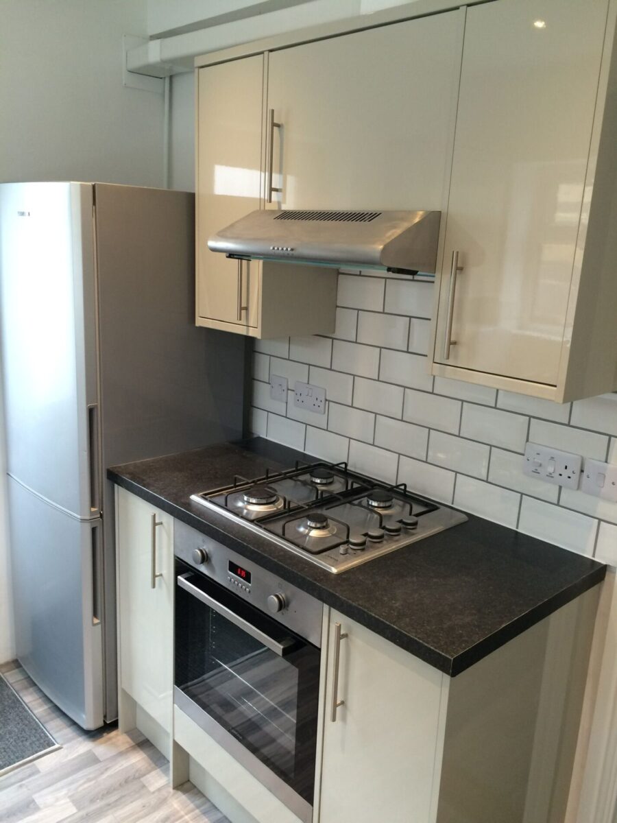 4 BED - 29 Rhyddings Park Road, Brynmill, Swansea, SA2 0AQ
