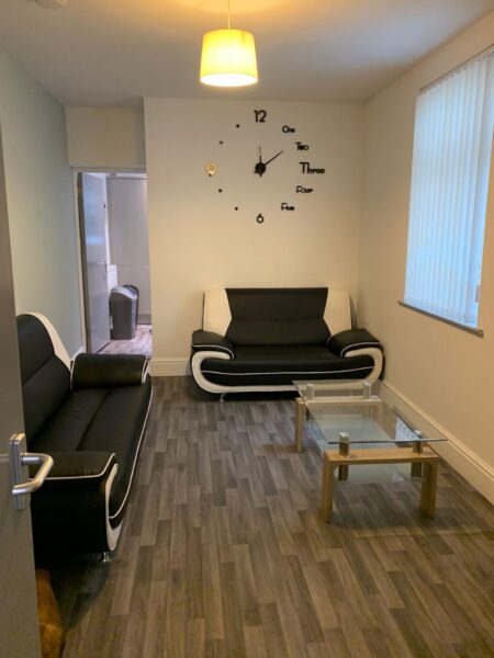 4 BED - 29 Rhyddings Park Road, Brynmill, Swansea, SA2 0AQ