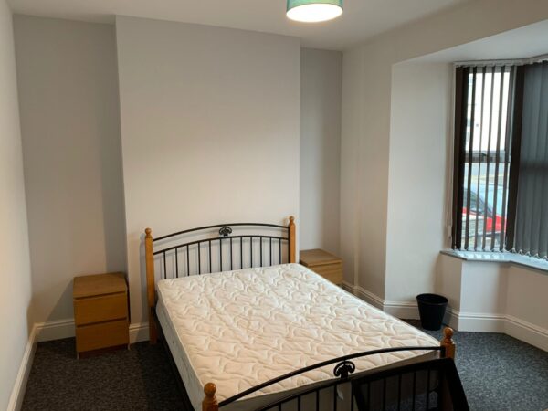 4 BED - 29 Rhyddings Park Road, Brynmill, Swansea, SA2 0AQ