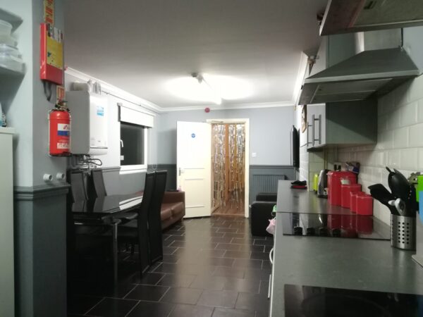 30 Gwydr Crescent, Uplands, Swansea, SA2 0EB
