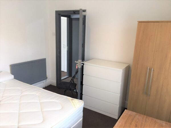 5 BED - 7 Stanley Terrace, Mount Pleasant, Swansea, SA1 6EW