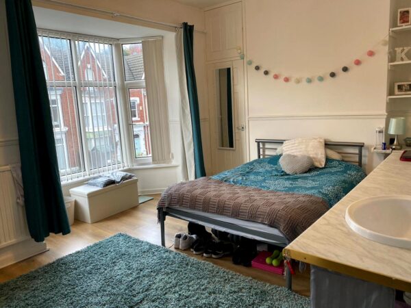 6 BED - 17 Mirador Crescent, Uplands, Swansea, SA2 0QX