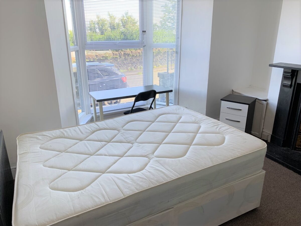 4 BED - 14 Seaview Terrace, Swansea, SA1 6FE