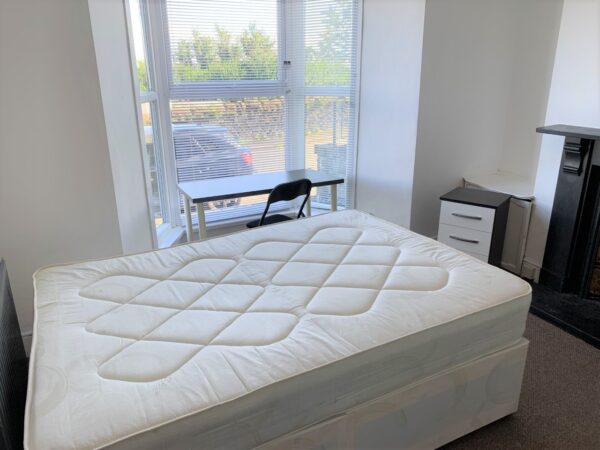 4 BED - 14 Seaview Terrace, Swansea, SA1 6FE