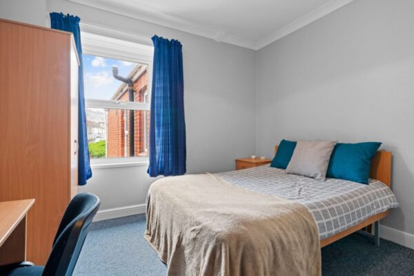 6 BED - 3 Brynymor Road, Brynmill, Swansea, SA1 4JQ