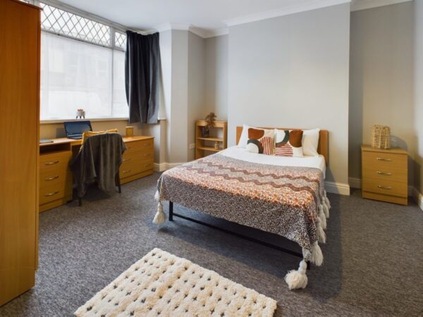 5 BED - 22 Brynymor Road, Brynmill, Swansea, SA1 4JH