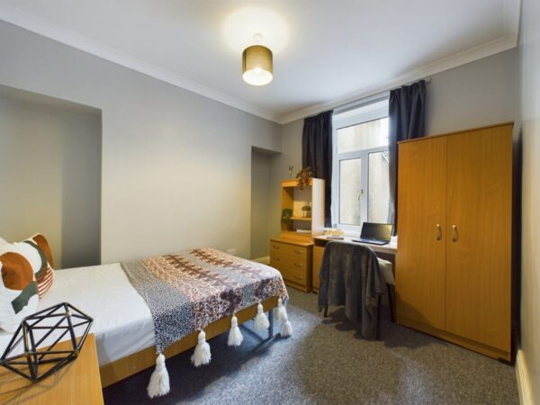 5 BED - 22 Brynymor Road, Brynmill, Swansea, SA1 4JH