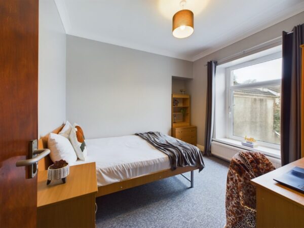 5 BED - 22 Brynymor Road, Brynmill, Swansea, SA1 4JH