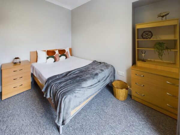 5 BED - 22 Brynymor Road, Brynmill, Swansea, SA1 4JH