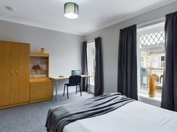 5 BED - 22 Brynymor Road, Brynmill, Swansea, SA1 4JH