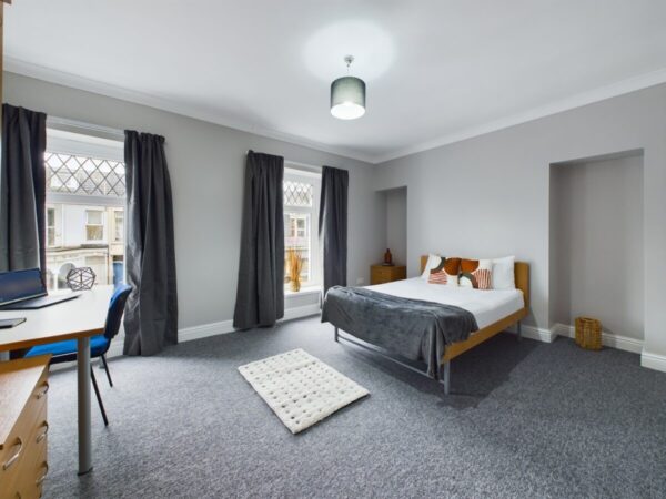 5 BED - 22 Brynymor Road, Brynmill, Swansea, SA1 4JH