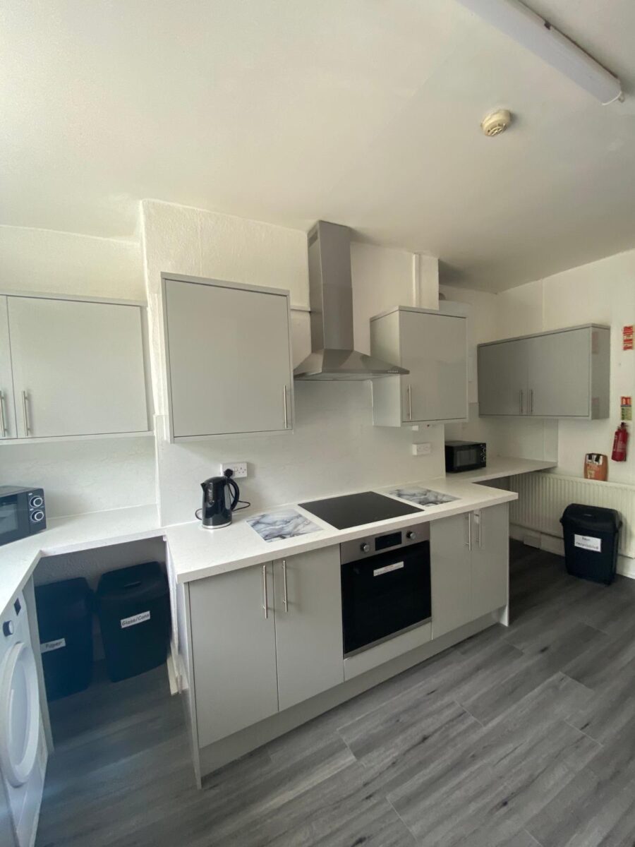 8 BED - 149 Bryn Road Road, Brynmill, Swansea, SA2 0AU