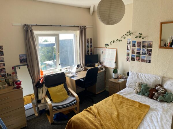 8 BED - 149 Bryn Road Road, Brynmill, Swansea, SA2 0AU