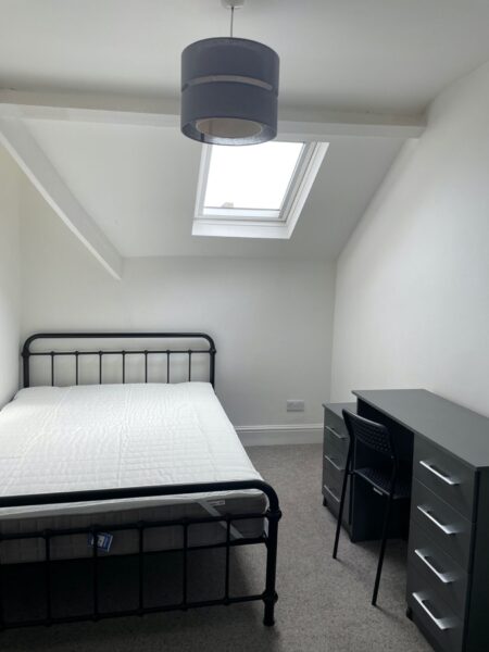 8 BED - 40 Bryn Road, Brynmill, Swansea, SA2 0AR