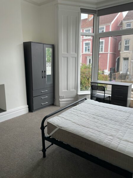 8 BED - 40 Bryn Road, Brynmill, Swansea, SA2 0AR