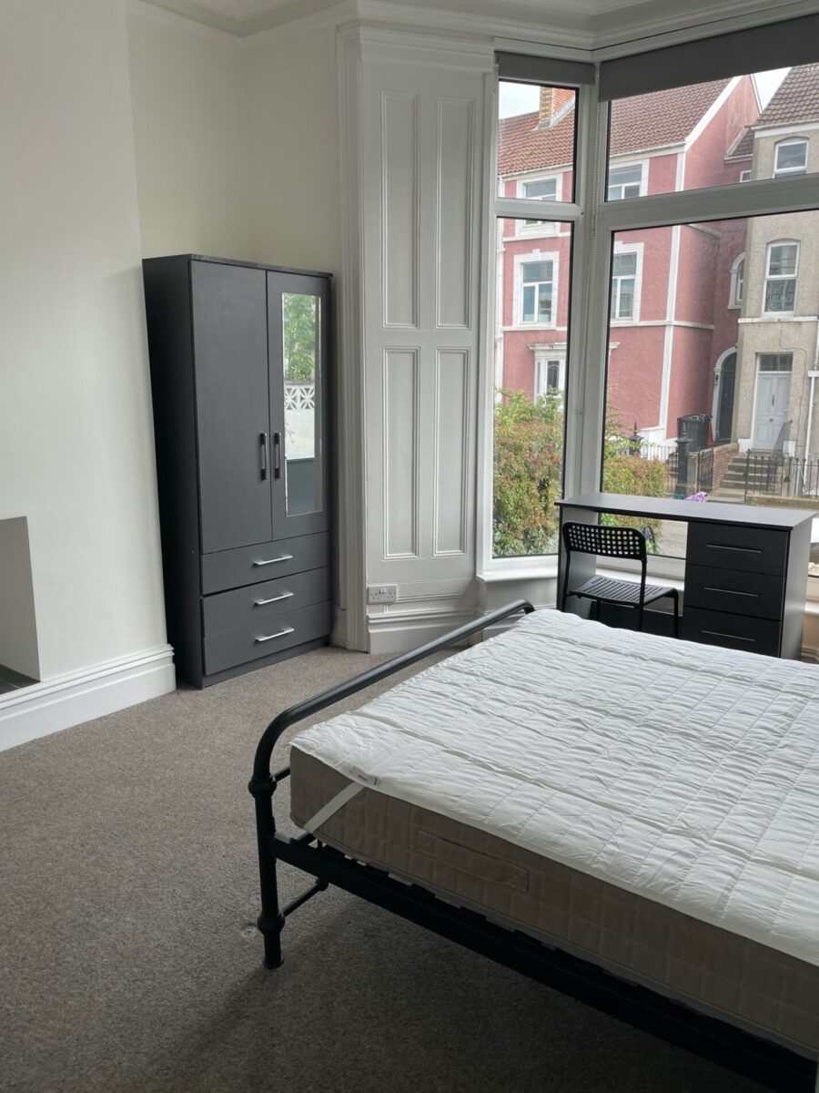 8 BED - 40 Bryn Road, Brynmill, Swansea, SA2 0AR