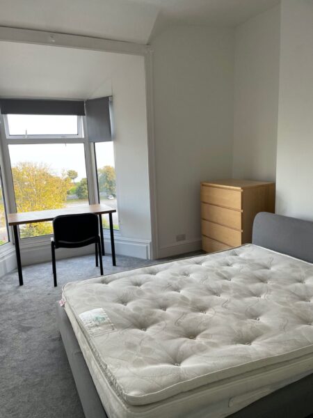 10 BED - 104 Bryn Road, Brynmill, Swansea, SA2 0AR