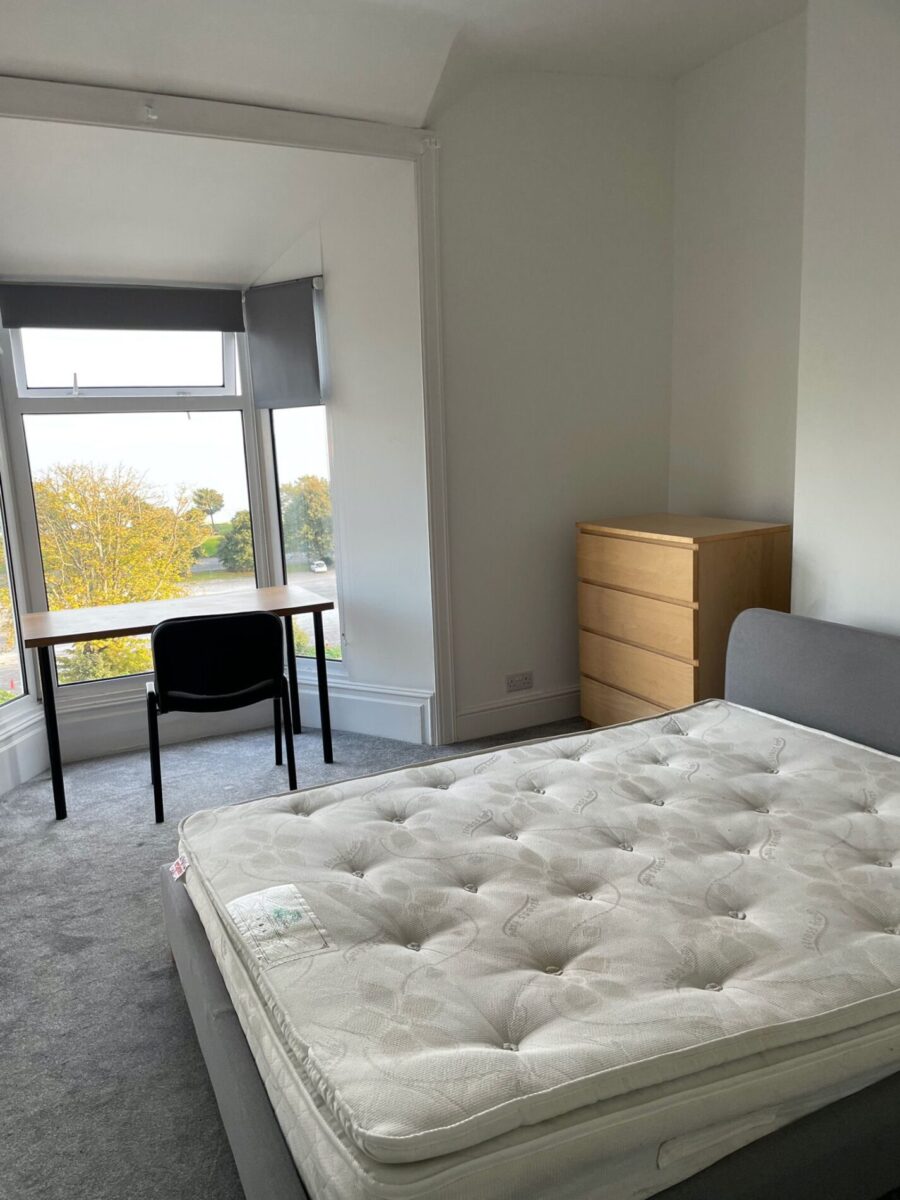 10 BED - 104 Bryn Road, Brynmill, Swansea, SA2 0AR