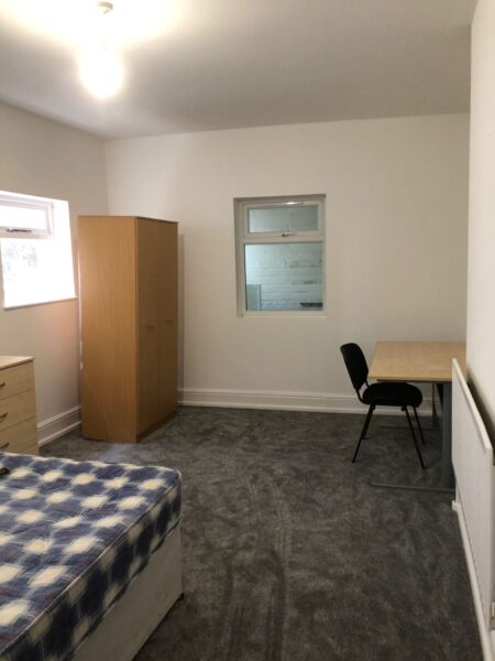 10 BED - 104 Bryn Road, Brynmill, Swansea, SA2 0AR