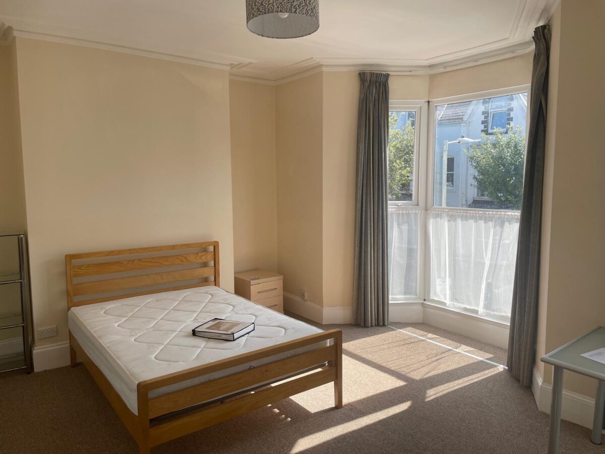 16 Gwydr Crescent, Uplands, Swansea, SA2 0EB
