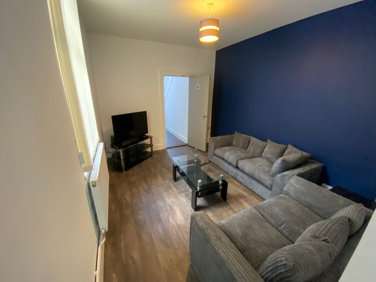 105 King Edwards Road, Brynmill, Uplands, SA1 4LW