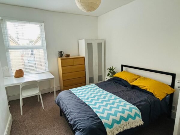 5 BED - 8 Beechwood Road, Uplands, Swansea, SA2 0HL