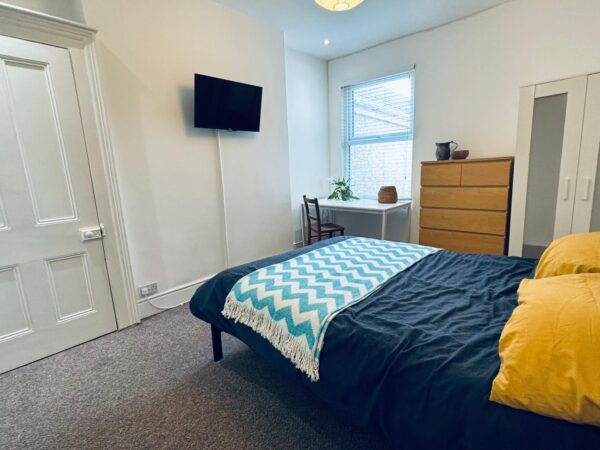 5 BED - 8 Beechwood Road, Uplands, Swansea, SA2 0HL