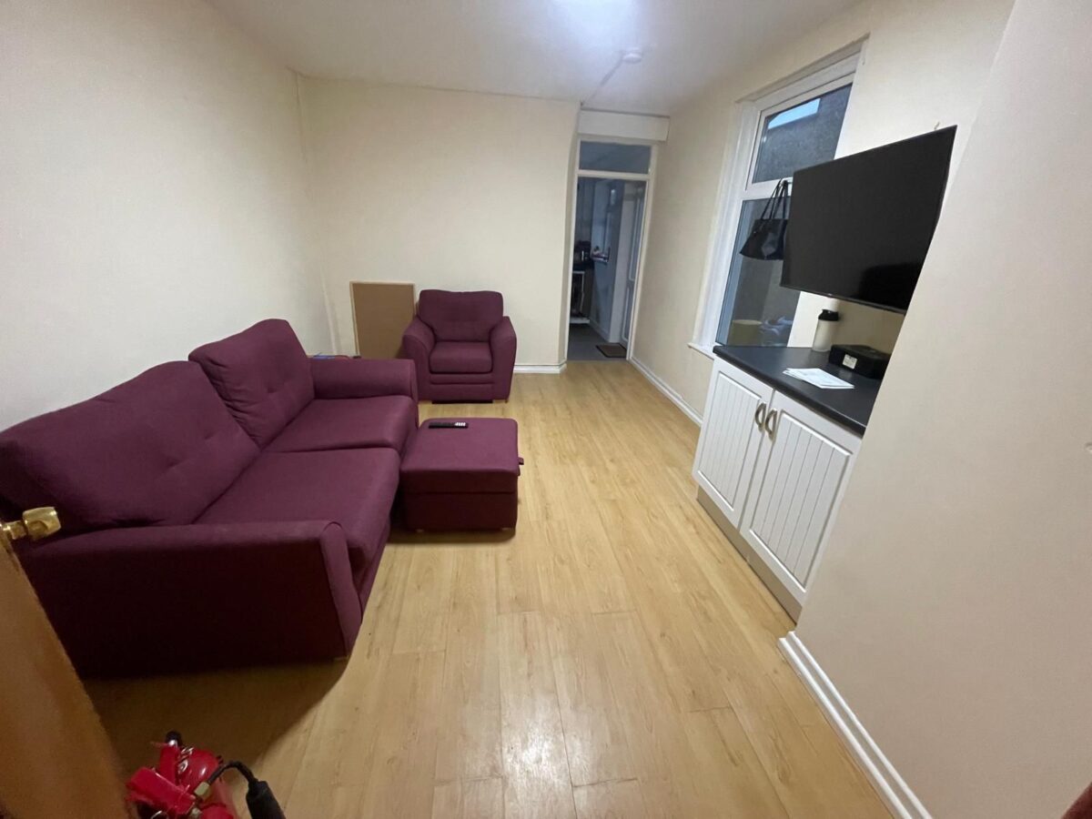 3 Rhyddings Park Road, Brynmill, Swansea