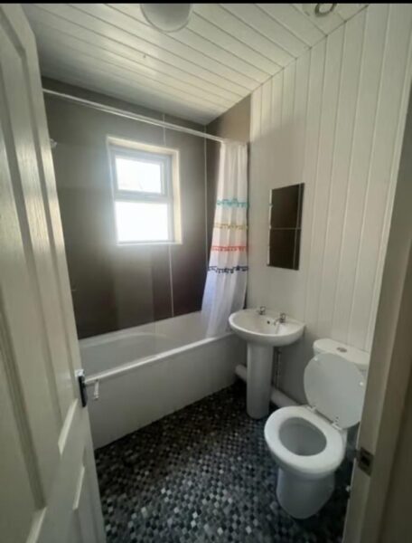 33 Gwydr Crescent, Uplands, Swansea, SA2 0AB