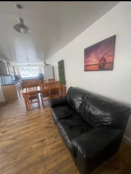 33 Gwydr Crescent, Uplands, Swansea, SA2 0AB