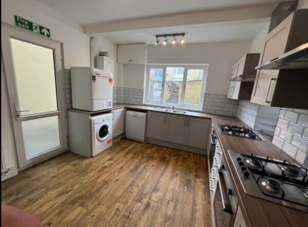 10a The Promenade, Mount Pleasant, Swansea, SA1 6EN
