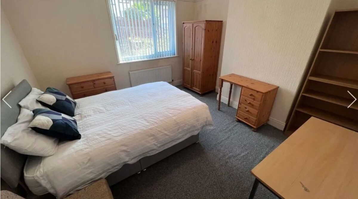 76 Rhyddings Park Road, Brynmill, Swansea, SA2 0AE