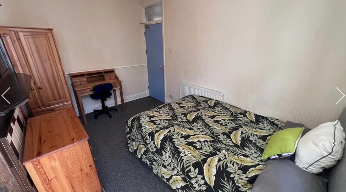 76 Rhyddings Park Road, Brynmill, Swansea, SA2 0AE