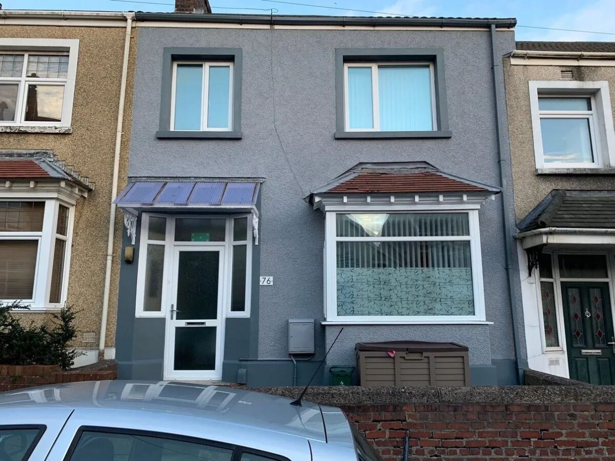 76 Rhyddings Park Road, Brynmill, Swansea, SA2 0AE
