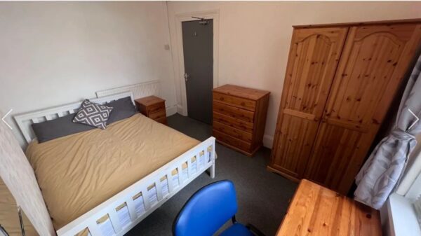 120 Rhyddings Terrace, Brynmill, Swansea, SA2 0DS