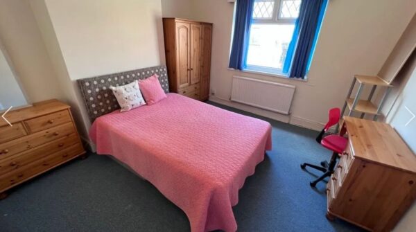 60 Rhyddings Park Road, Brynmill, Swansea, SA2 0AE